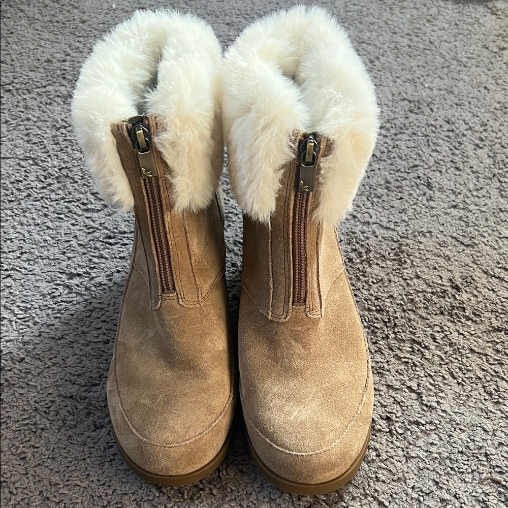 Women's Tan Heeled Boots with Faux Fur Lining